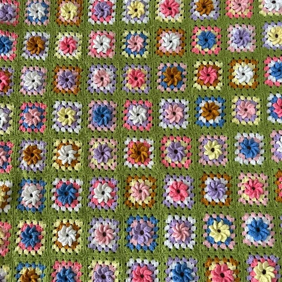 Beautiful Vintage Retro - handmade crochet flower blanket.43” by 68”.